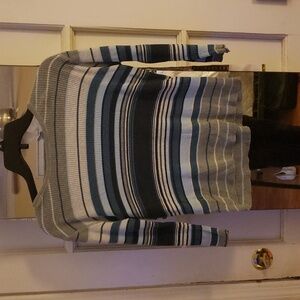 Womens/ Juniors stripped sweater